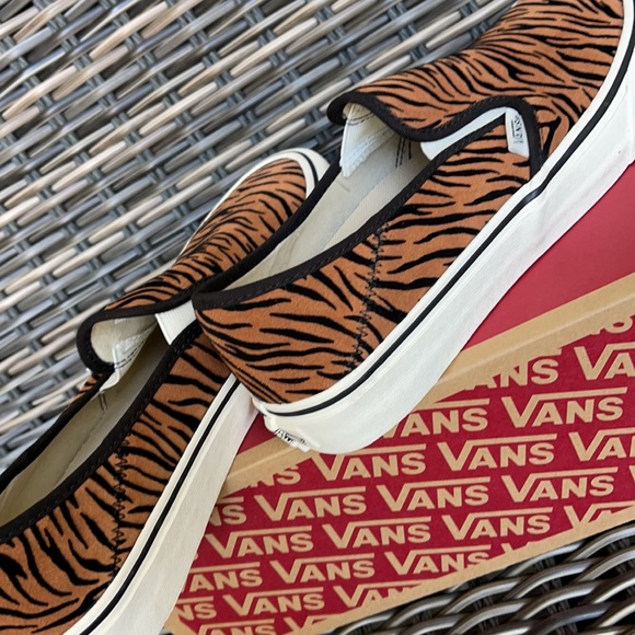 Vans Slip-On SF Animal Stripes Black/Marshmallow WMNS - Picture 15 of 16